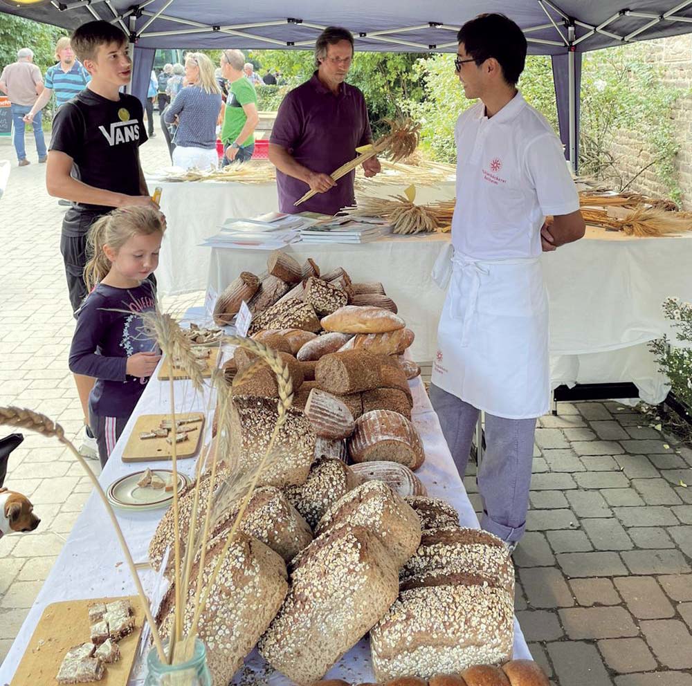 „Jedem Hof sein Korn“ auf der Biogartenmesse auf Schloss Türnich